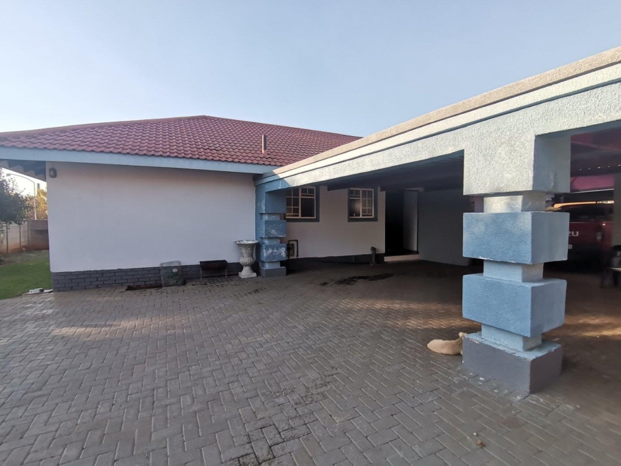 3 Bedroom Property for Sale in Vaalpark Free State